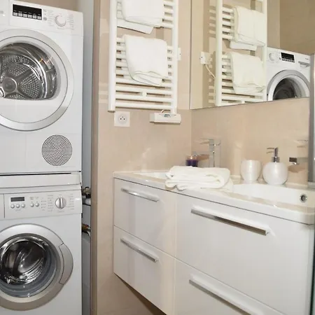 Brand New 2 Bedroom Gambetta Fully Renovated 2021- 5 Mns Palais By Olam Appartamento